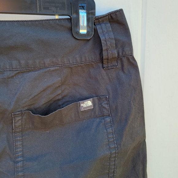 The North Face Black 4 Pockets Casual Sport Shorts Size 6 - Picture 10 of 10